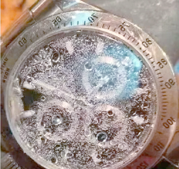 芝柏手表进水、进灰