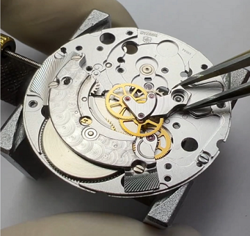 芝柏手表全面保养